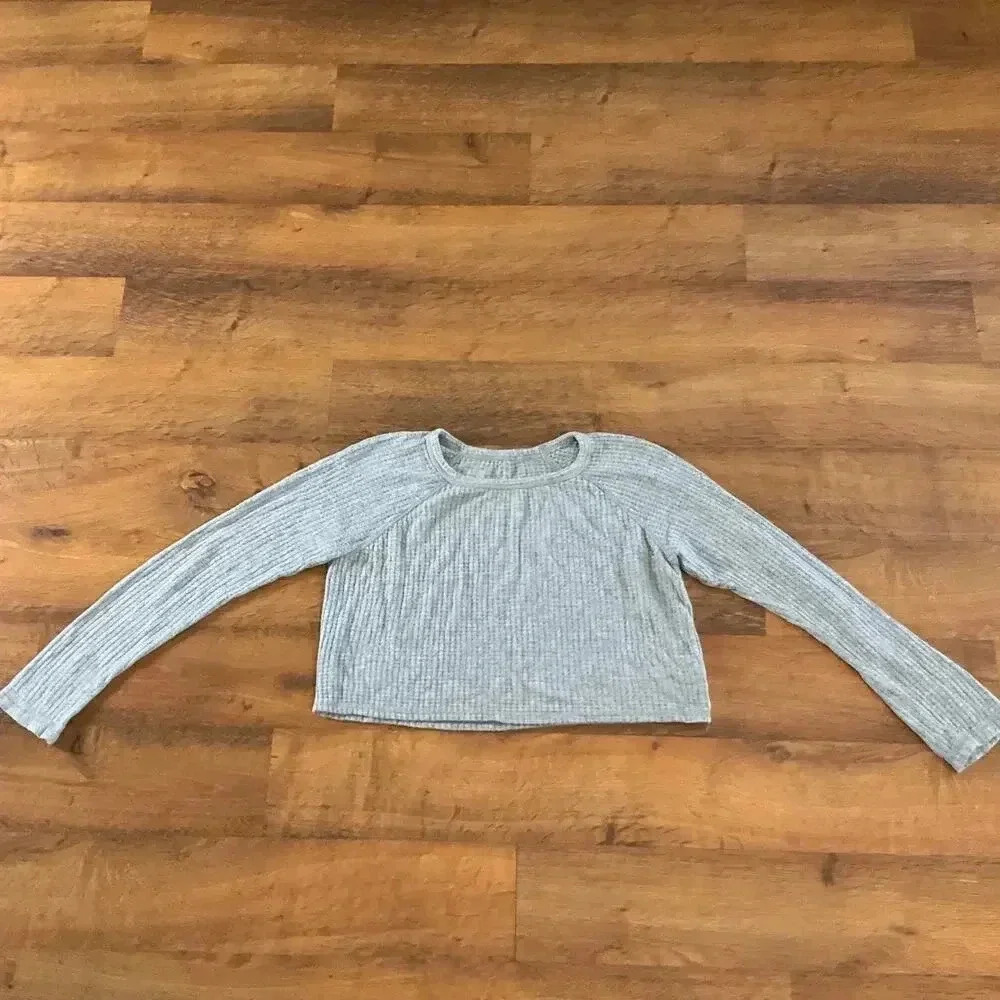 Me To We Women‎ Soft Gray Long Sleeve Top Sz. S